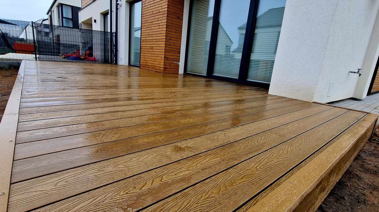 Composite decking system for terraces - Turek