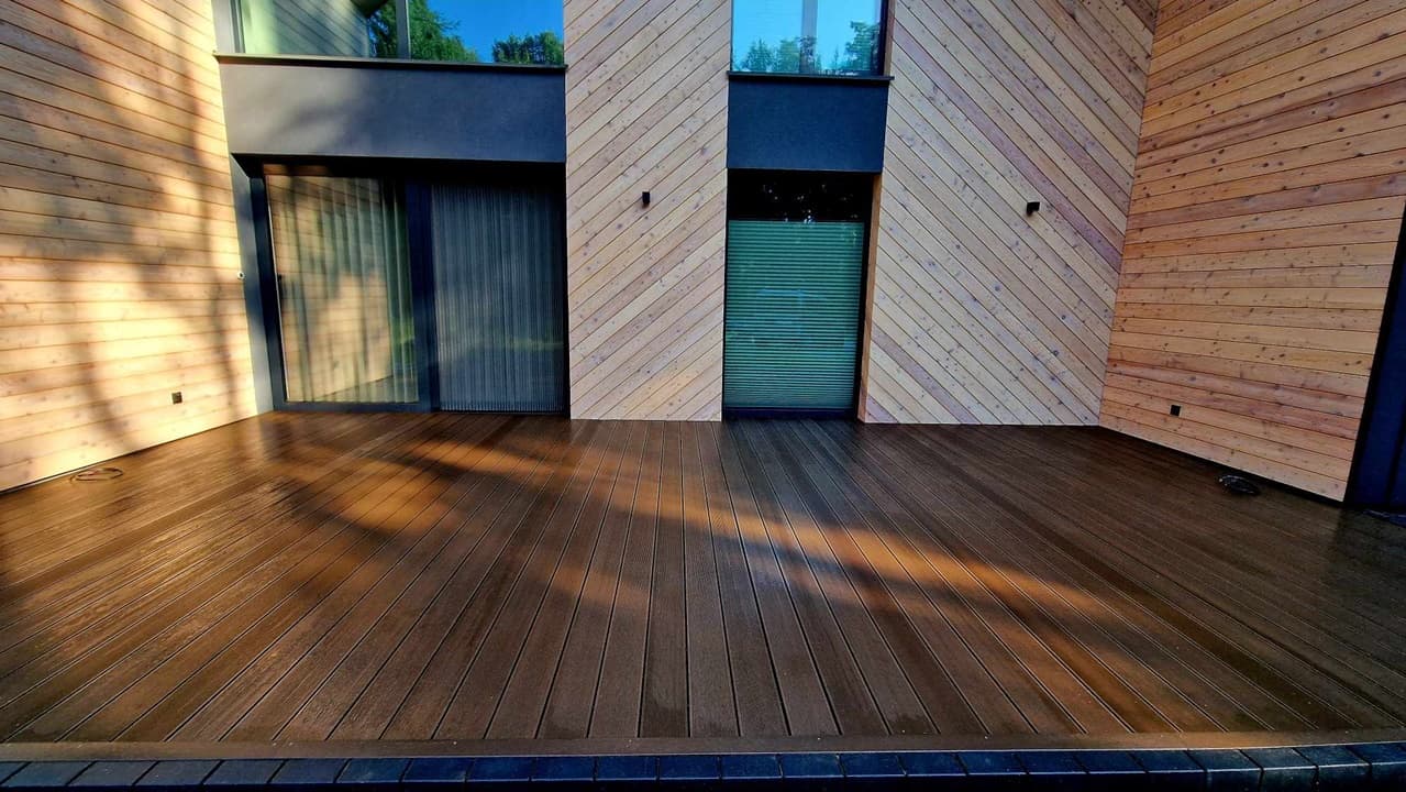 Composite decking board for a terrace - Chojnice
