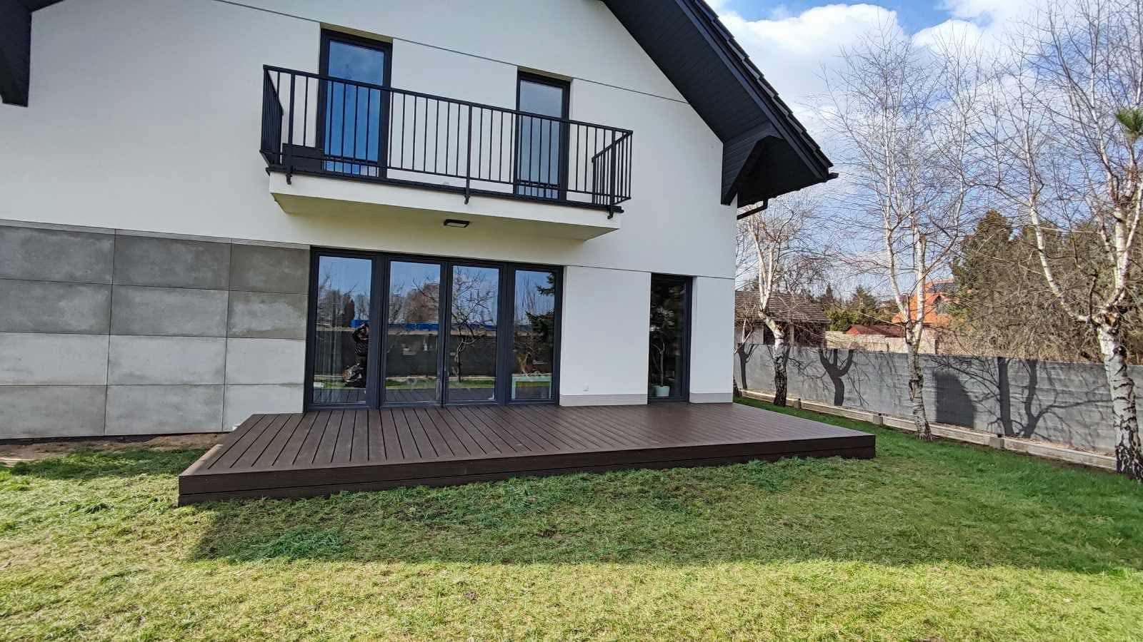 Composite decking without corner trims