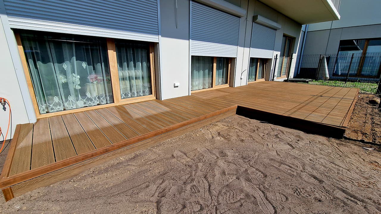 Composite decking system for a terrace - Chorzów