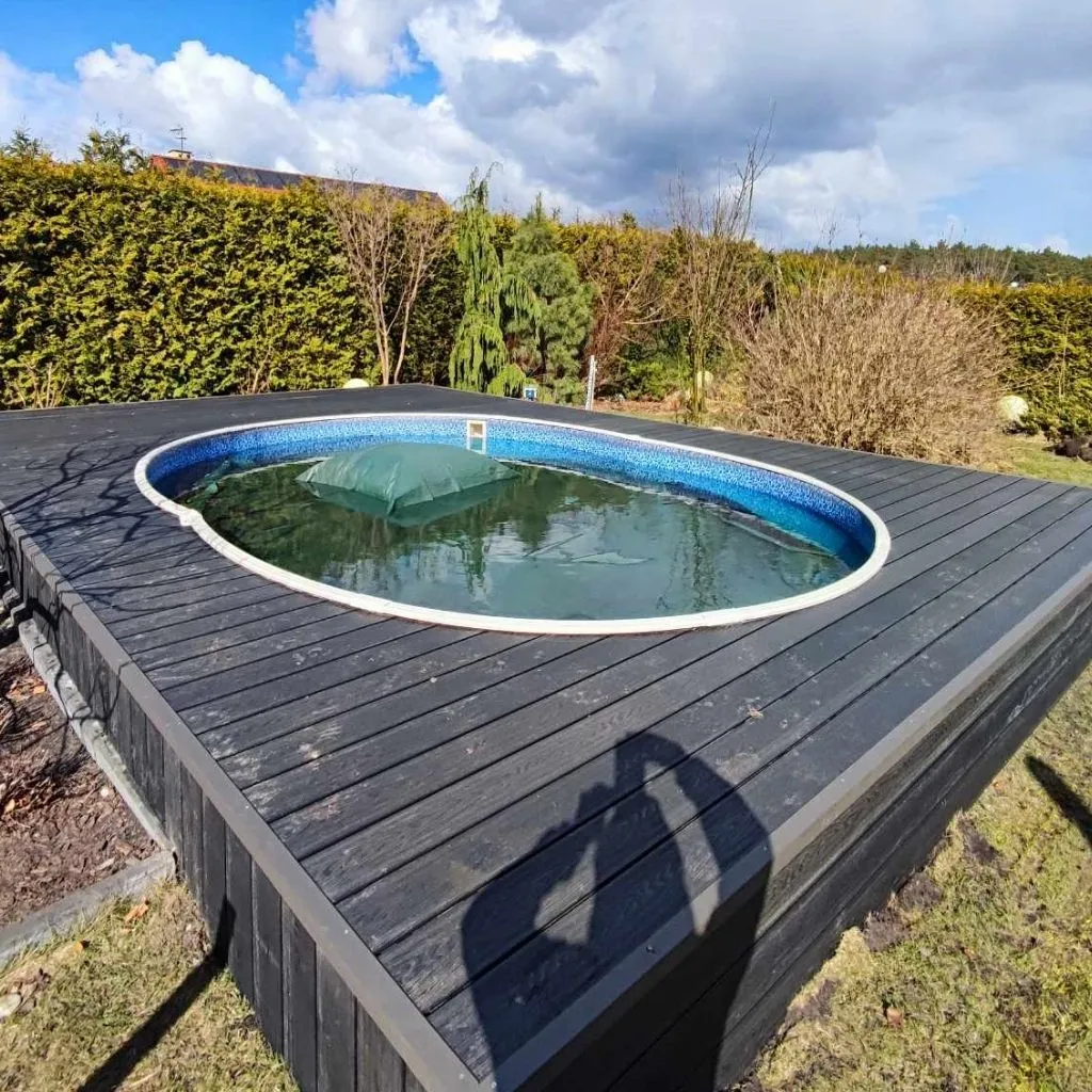 pool surround
