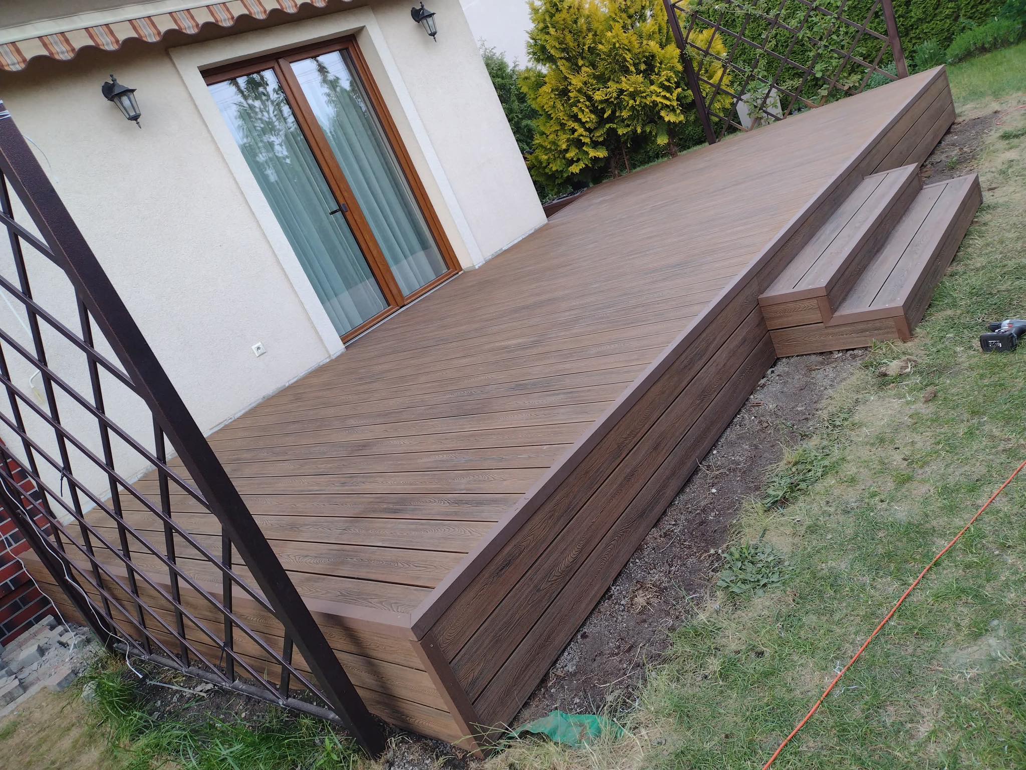 PREMIUM grooved decking board, dark brown