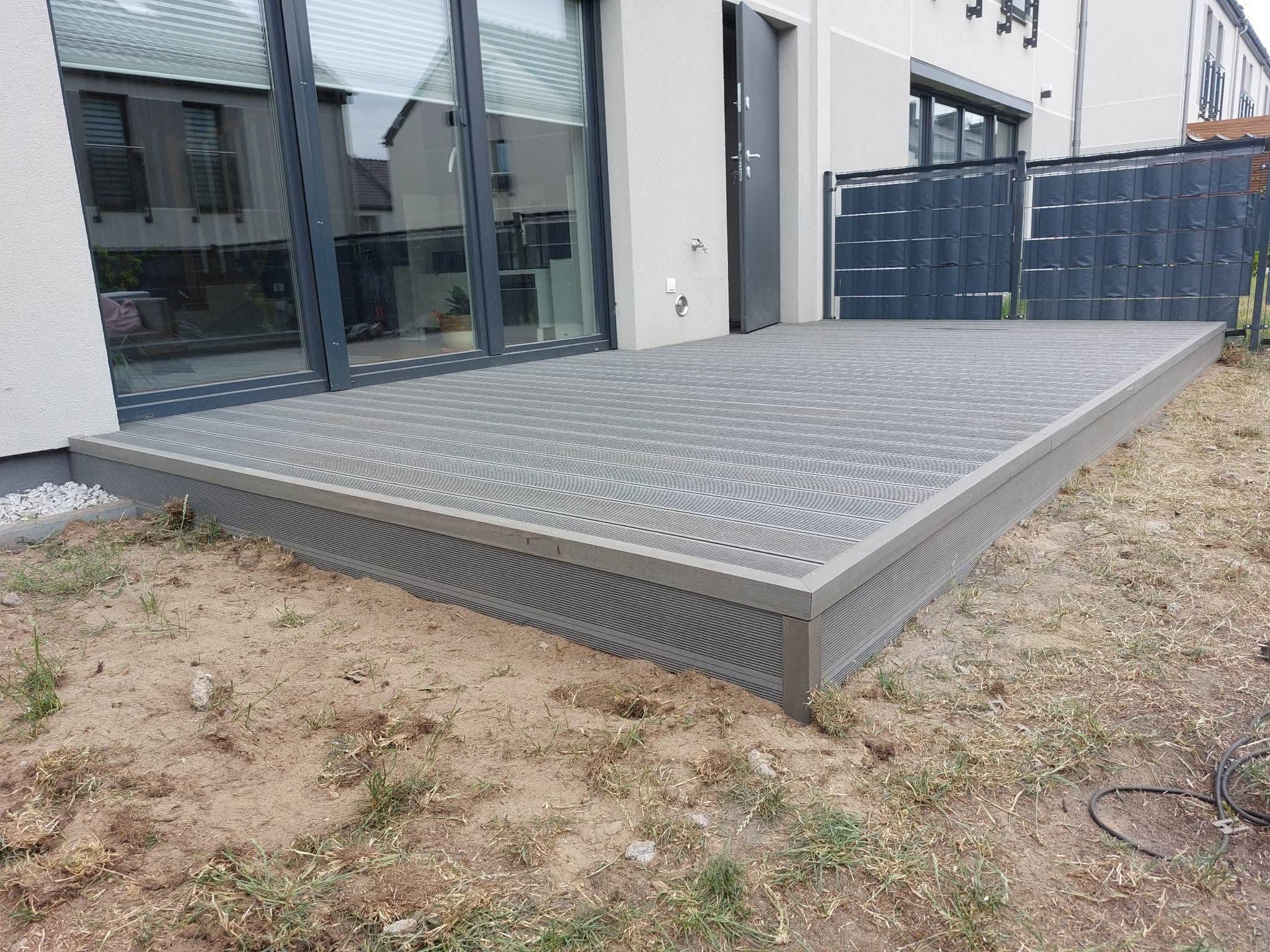 SELECT light grey grooved decking board