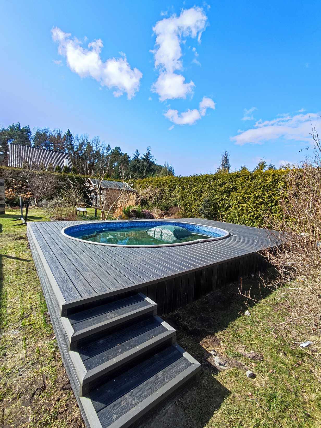 deck around a swimming pool